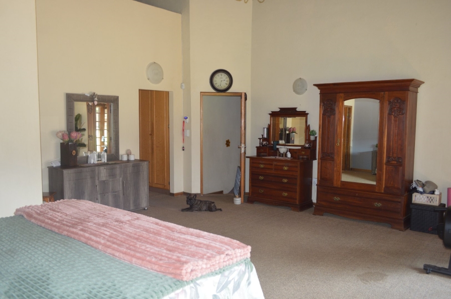 5 Bedroom Property for Sale in Wilkoppies North West